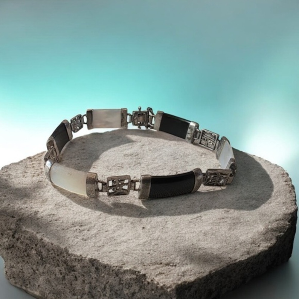 Mother Pearl Onyx Stone Bracelet 925 Sterling Silver- 7.5"inches length..